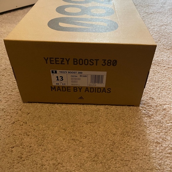 Yeezy 380 - Picture 5 of 6